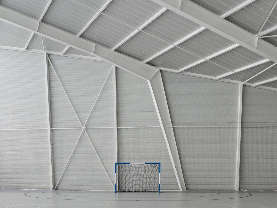 Architecte : Jean-Marc CHANCEL. Gymnase Unia, Port de Bouc. MENTION 1point 13 v2011